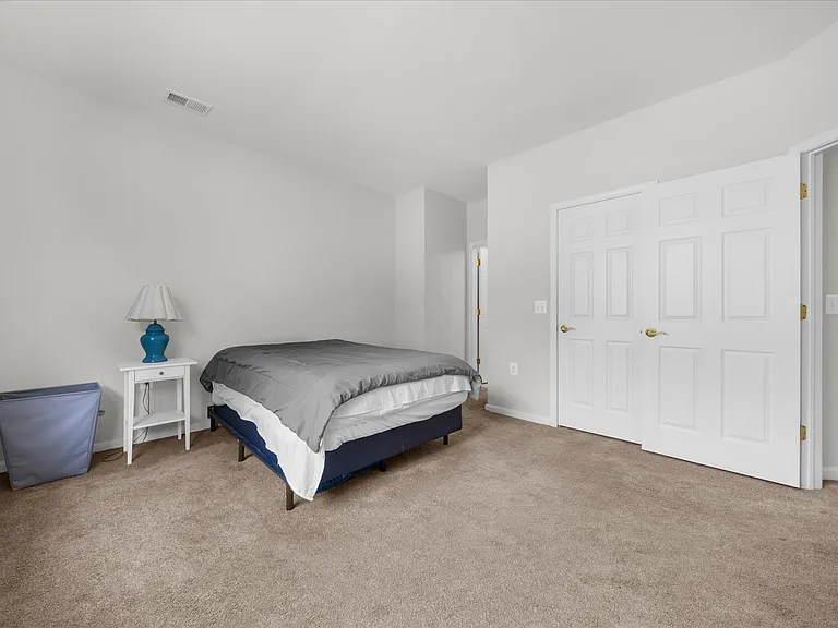123 Conover Ter — Photo 13