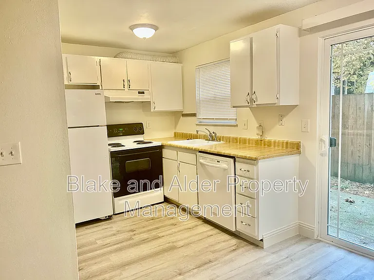 4103 NE Killingsworth St — Photo 5