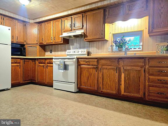 2nd image of 308 Zion Rd