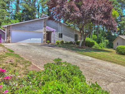 822 Steeple Chase Dr, Lawrenceville, GA, 30044