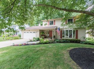 37451 Hunters Ridge Rd, Solon, OH 44139