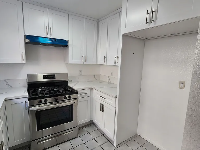 1118 N Kenmore Ave #4 — Photo 20