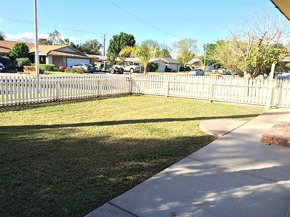 5th image of 628 Desert Gardens Dr
