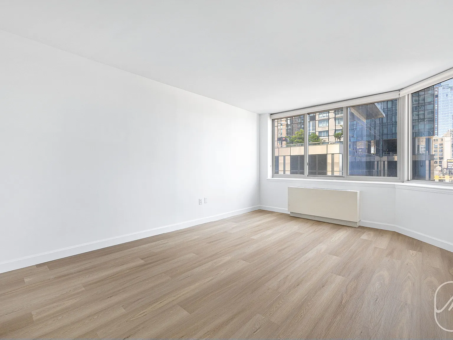 561 10th Avenue — Photo 3