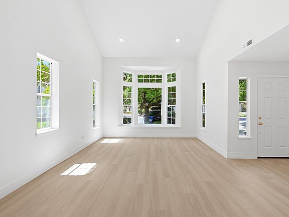 4th image of 1577 David Ln