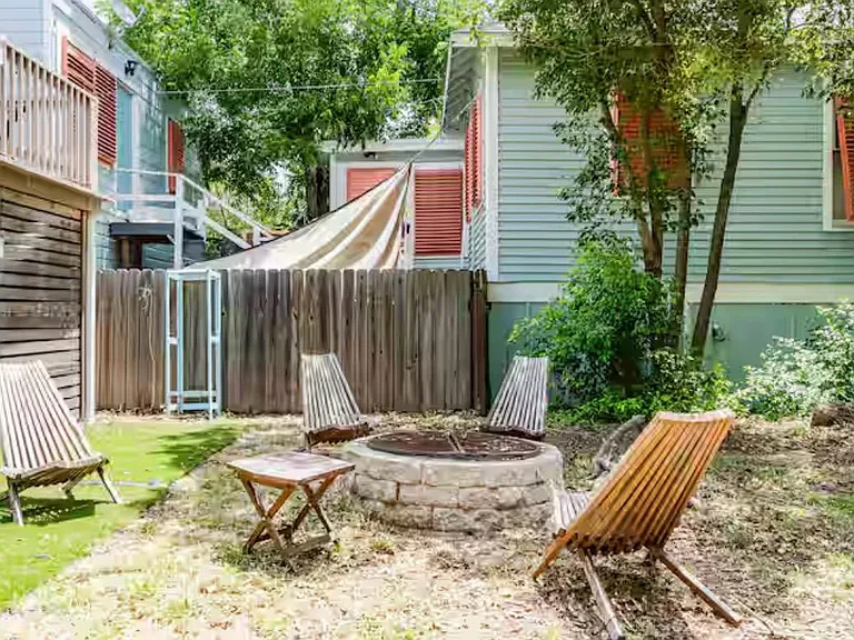 3402 Avenue Q 1/2 — Photo 1