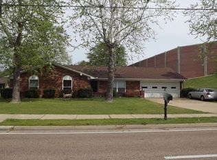 696 Rasco Rd W, Southaven, MS 38671