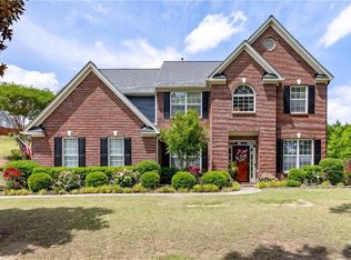 933 Cruce Lake Dr, Hoschton, GA 30548