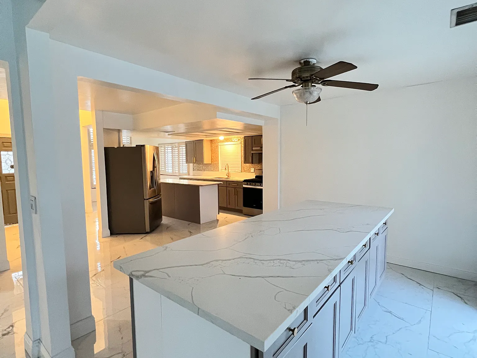3 bed, 2.5 bath, 2029 sqft, $2,500 — Photo 3