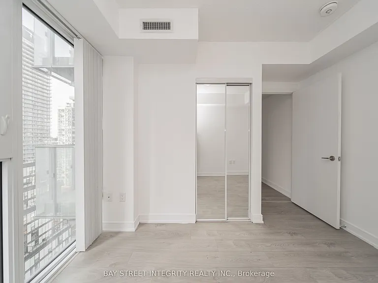 50 Wellesley St E #2801 — Photo 3