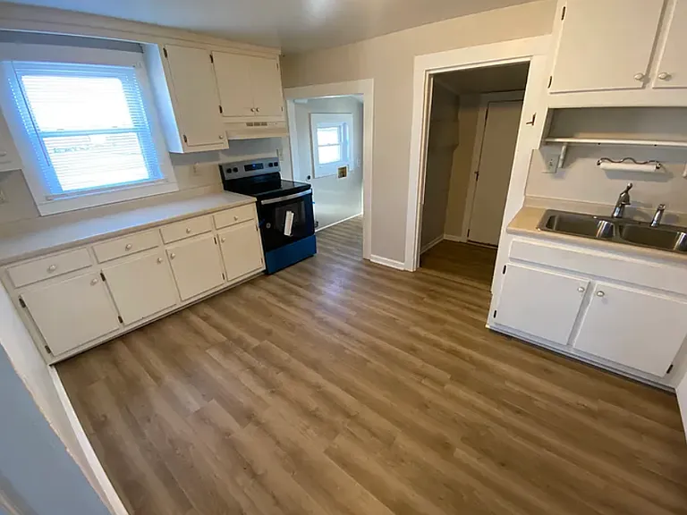 105 Lake Ave — Photo 5