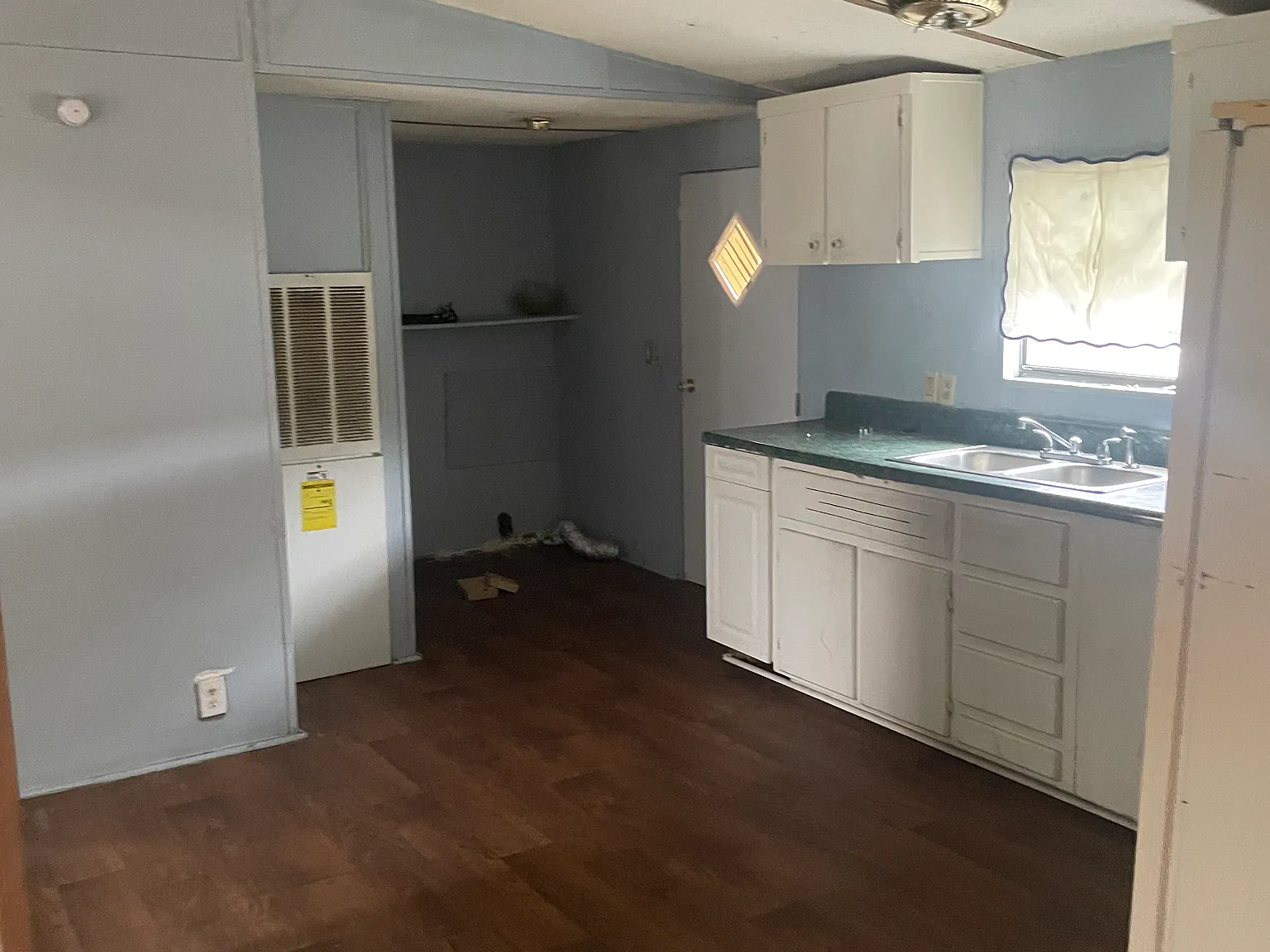 3 bed, 950 sqft, $950 — Photo 2