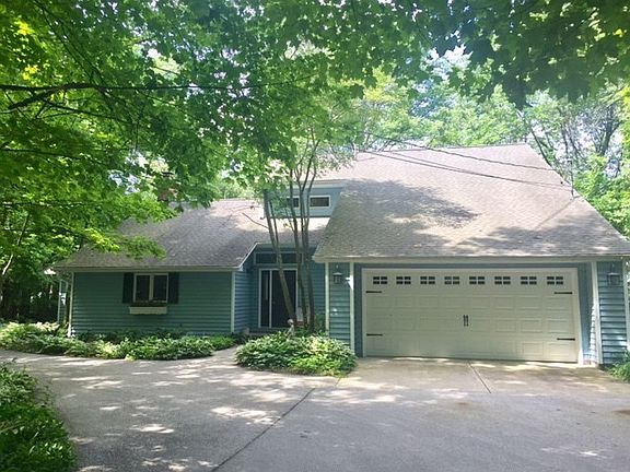 3rd image of 4221 Bay Shore Dr
