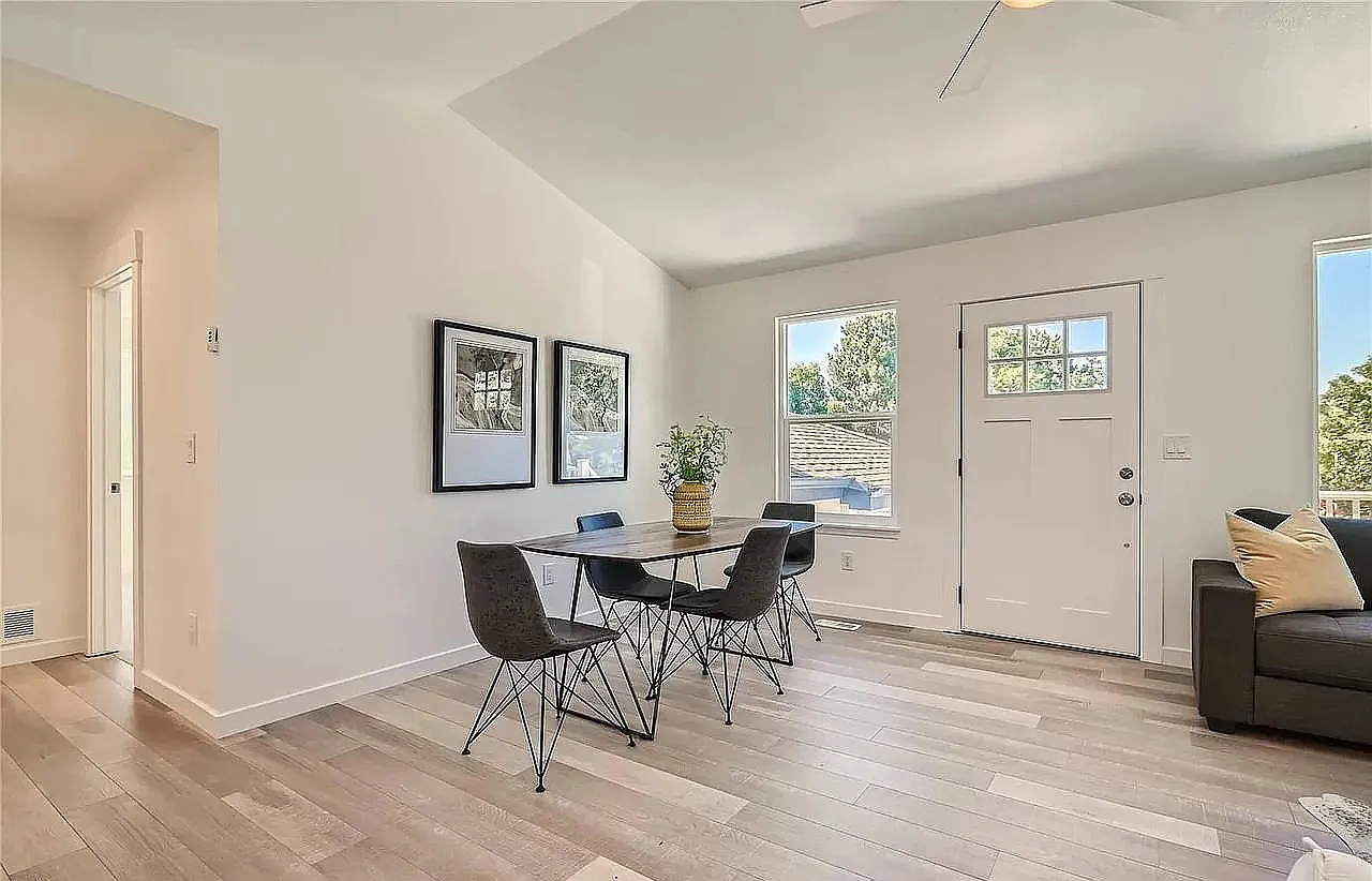 4 bed, 2042 sqft, $3,150 — Photo 4