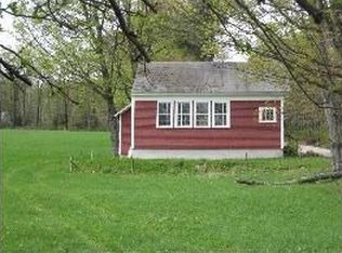 29 Hinman Rd, Glover, VT 05839
