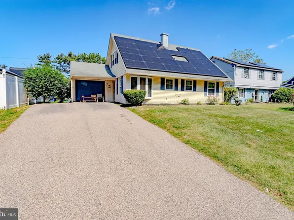 65 Barnwell Ln, Willingboro, NJ 08046
