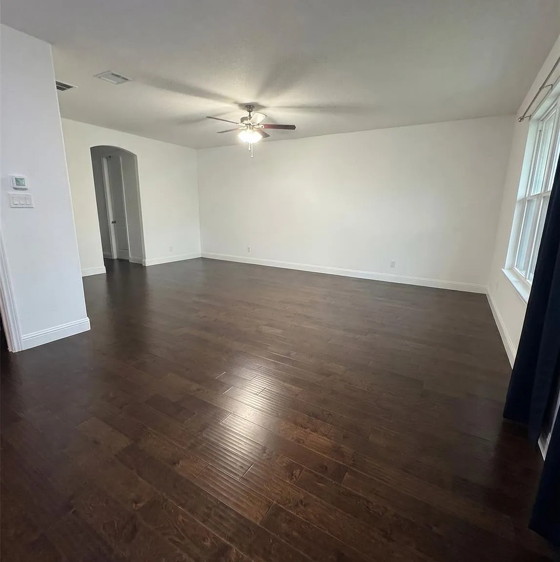 5 bed, 3309 sqft, $3,800 — Photo 2