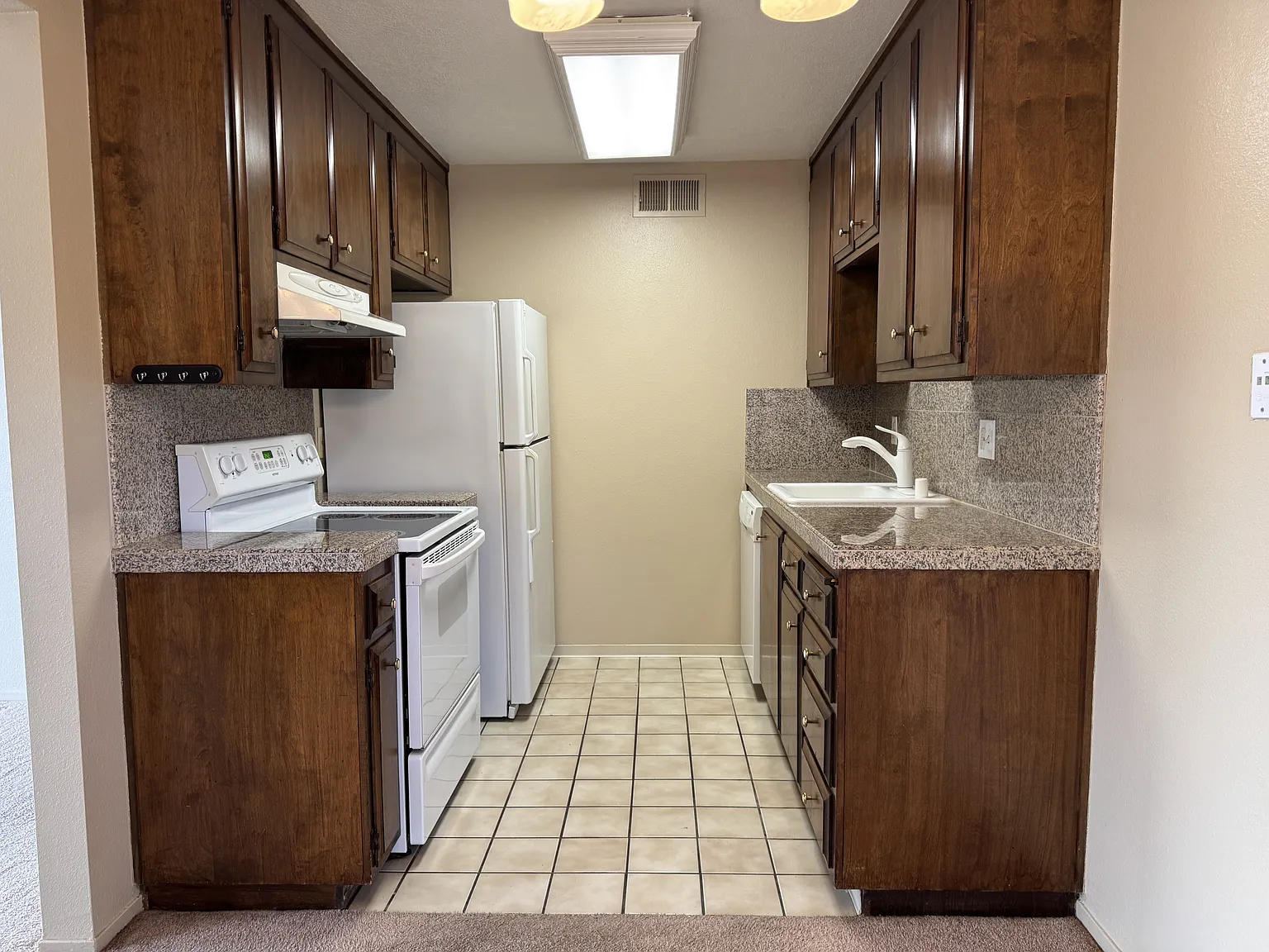 1 bed, 1.0 bath, 658 sqft, $1,495 — Photo 3