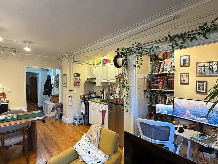 1450 Beacon St #B02 — Photo 3