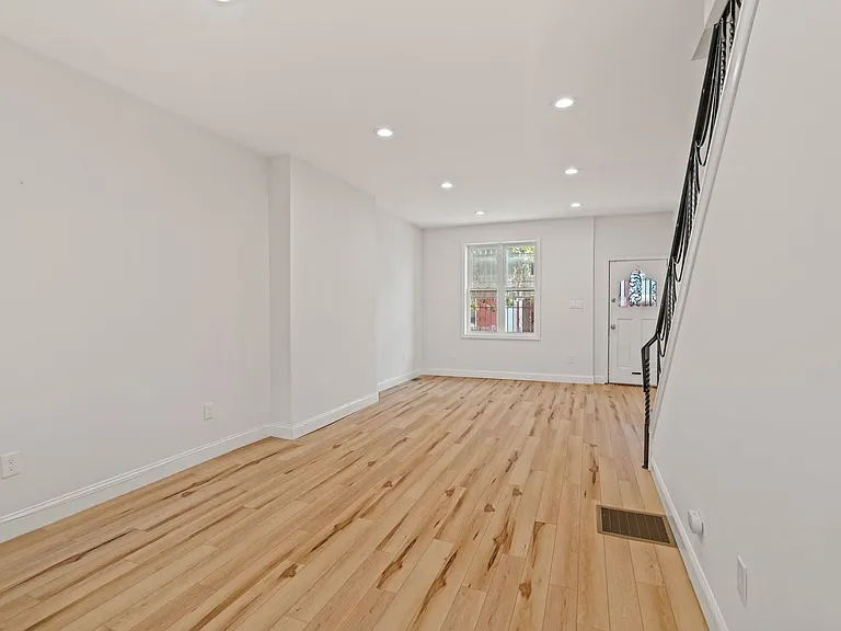 1630 Edgley St — Photo 6
