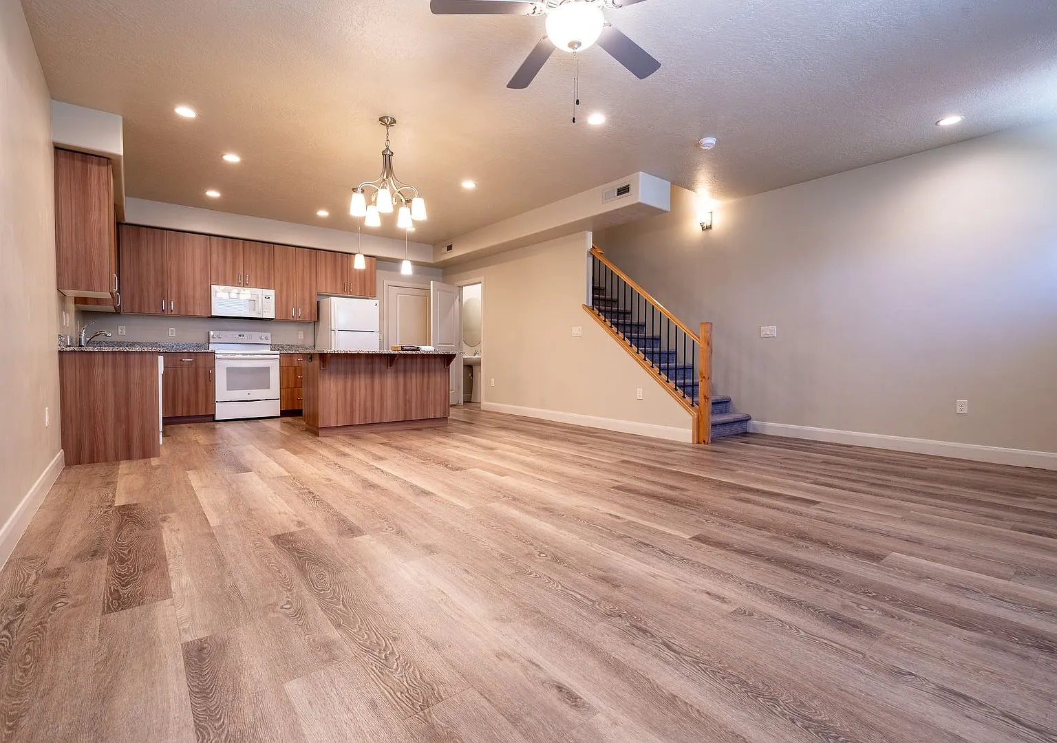 3 bed 2 bath home for rent, small dog allowed! — Photo 1