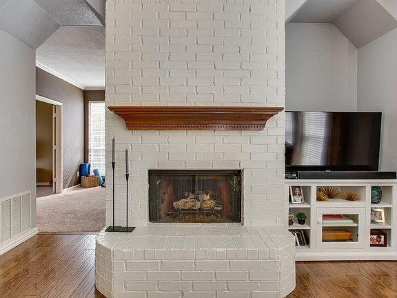 5th image of 1713 Bershire Ct