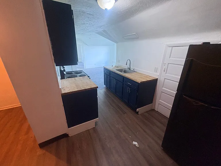 726 Large Ave — Photo 16