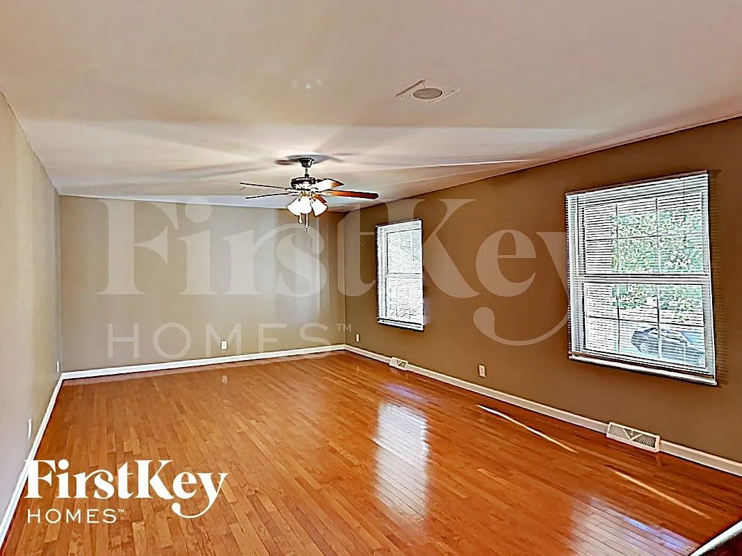 3 bed, 2.5 bath, 1624 sqft, $2,715 — Photo 3