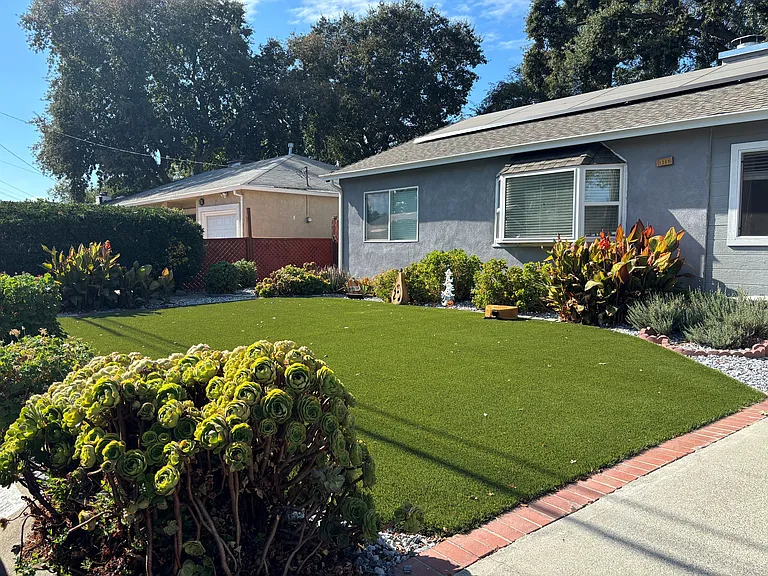 1369 Peach Pl — Photo 2