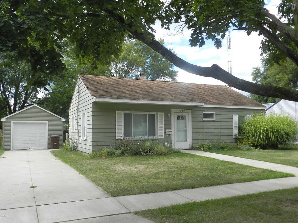 1st image of 1019 Burr Oak St