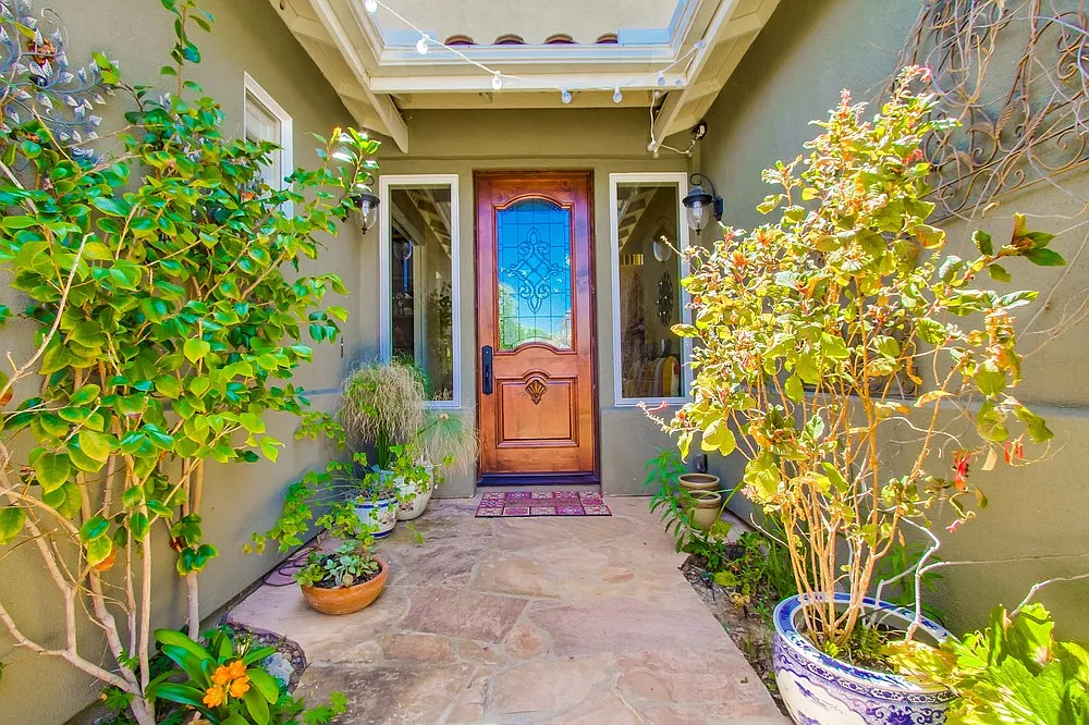 Entryway - 12654 Via Las Lenas