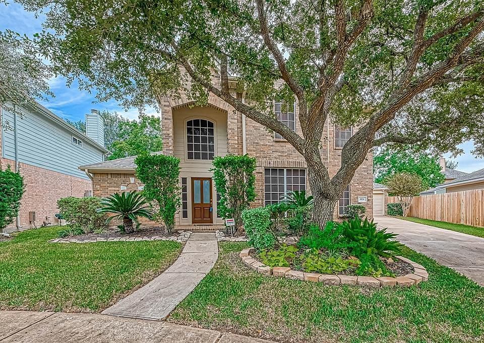 1st image of 4026 N Barnett Way