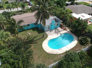 110 W Osceola Ln, Cocoa Beach, FL 32931