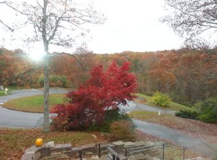 8 Laurel Cir, Forestdale, MA 02644