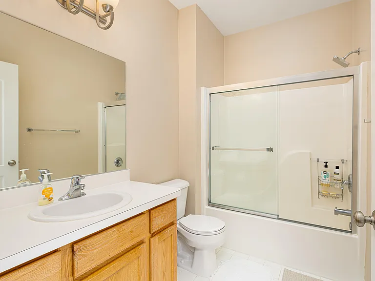 2906 N Knightsbridge Cir — Photo 23