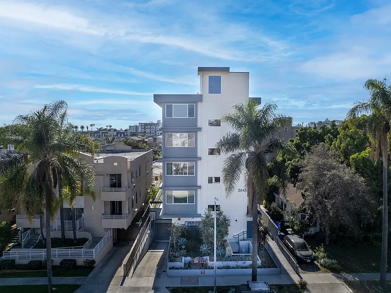 Skylar apartment front profile view