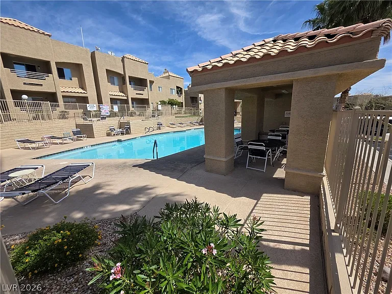 2200 Highpointe Dr #201 — Photo 19