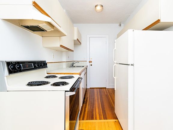 5th image of 141 Englewood Ave APT 44