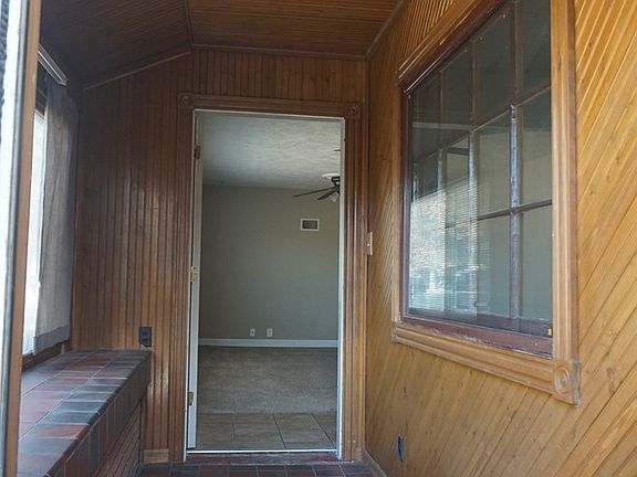 2nd image of 2511 W Louise St