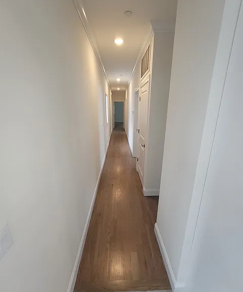 253 Van Pelt Ave — Photo 2