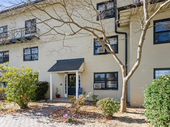 1203 California Road #B2, Eastchester, NY 10709