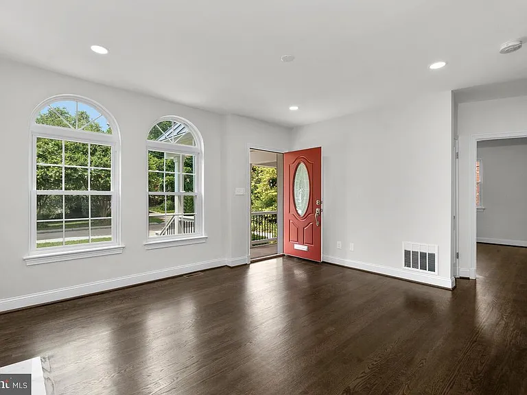 1506 Noyes Dr — Photo 25