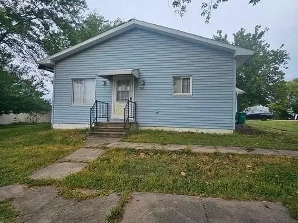 405 E Broadway St, What Cheer, IA 50268
