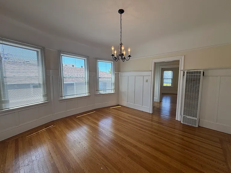 830 1/2 Taylor Ave — Photo 3