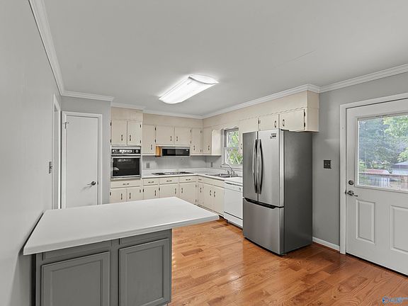 5th image of 222 Lakewood Dr