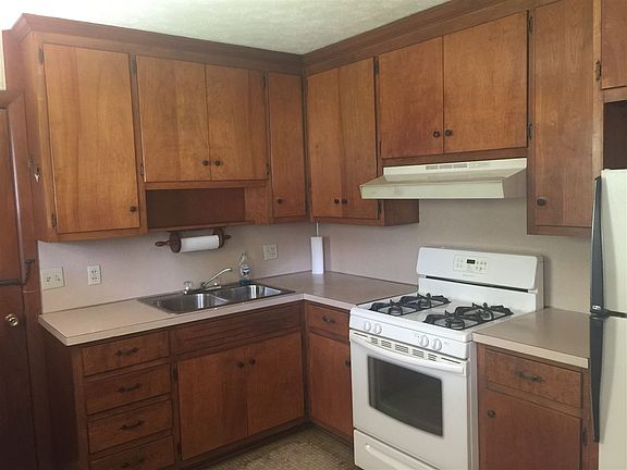 2nd image of 506 Tar Springs Dr