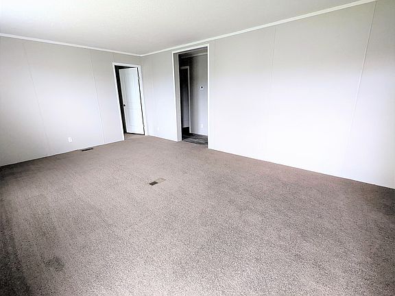 4th image of 462 Montana St #462