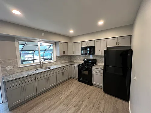 313 Frederick Ave Photo 1