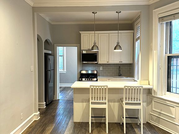 2nd image of 4619 Spruce St #1R