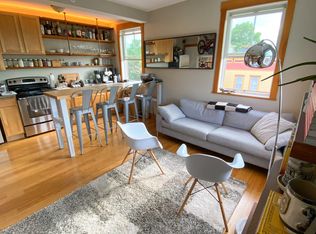 142-144 N Champlain St, Burlington, VT 05401